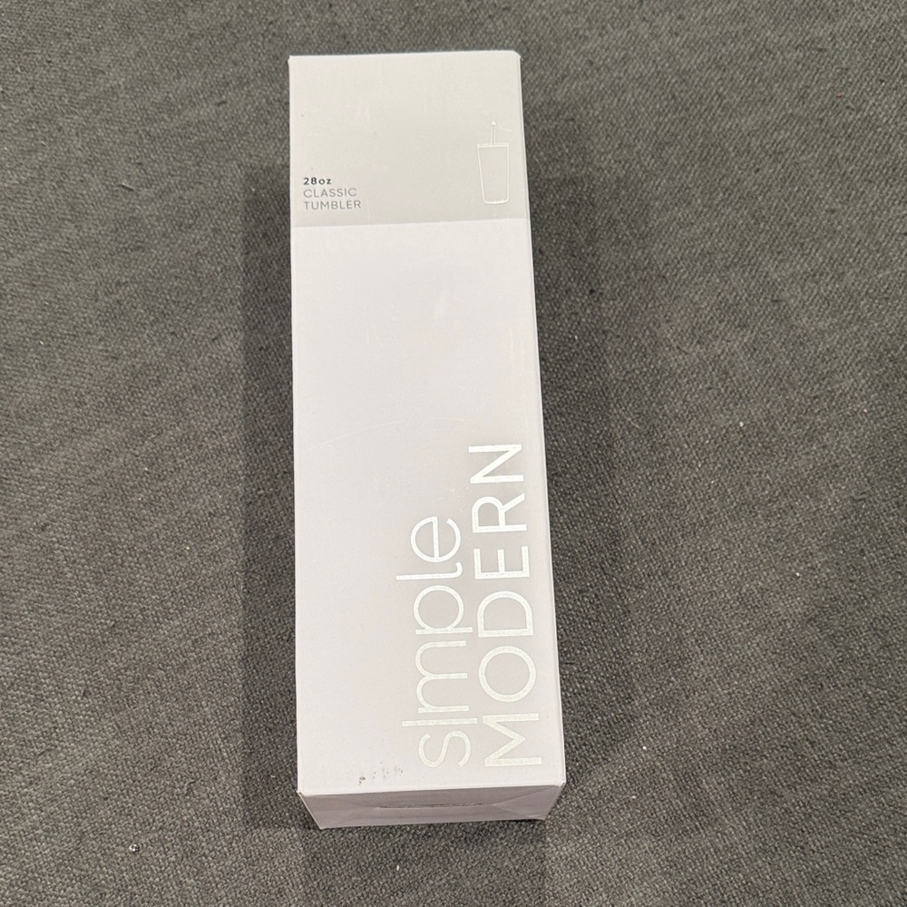 Simple Modern 28oz Classic Tumbler - Picture 2 of 6